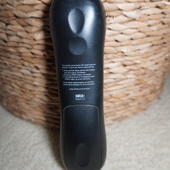 Comcast XR2 Xfinity Remote Control DVR HD TV Remote XR2 Version U2 - Picture 2 of 4